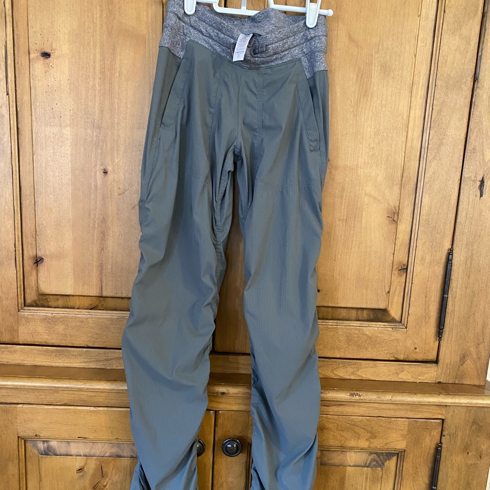 Ivivva (lululemon) Girls Jogger Pant